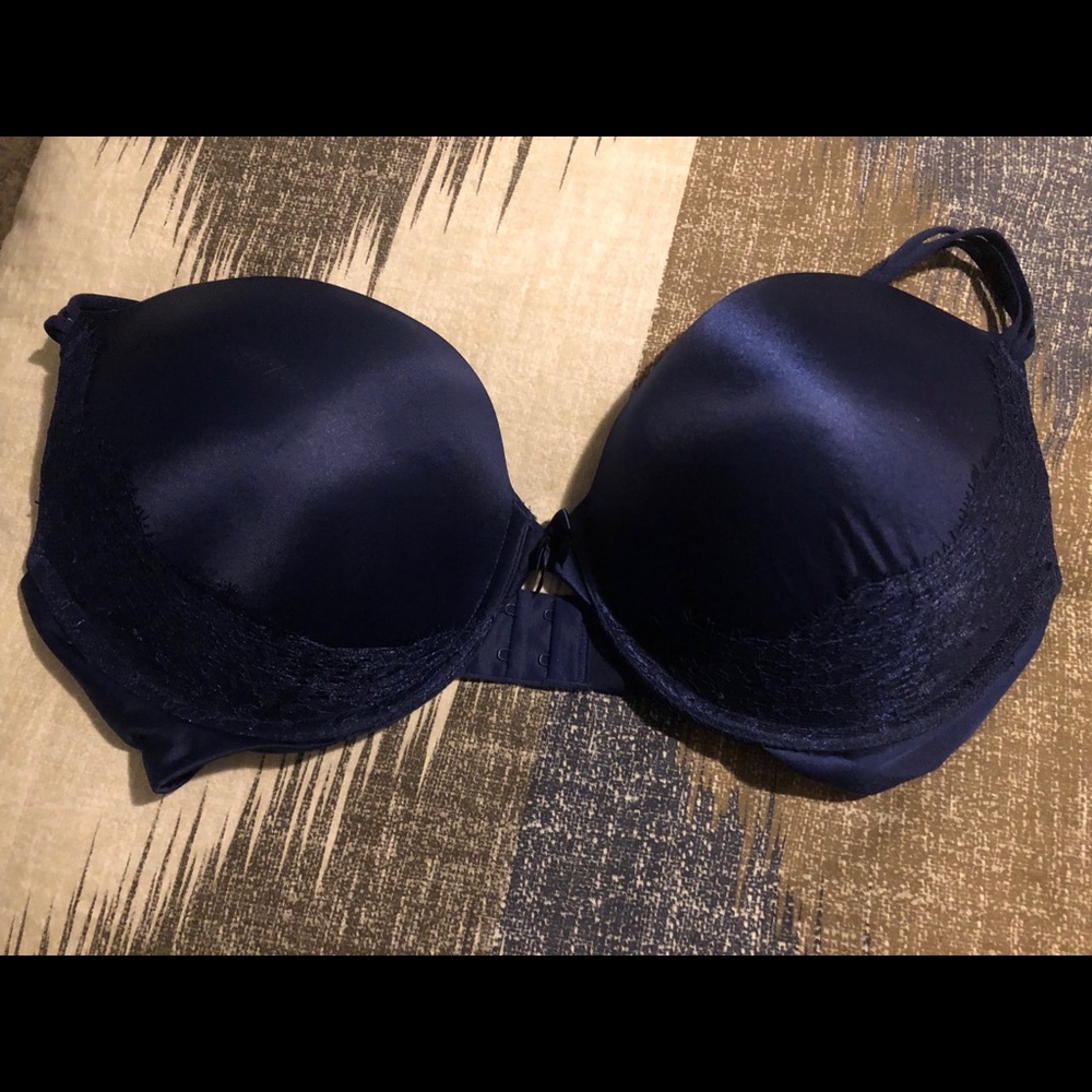 Victoria’s Secret Navy Bra NEW WITH TAGS